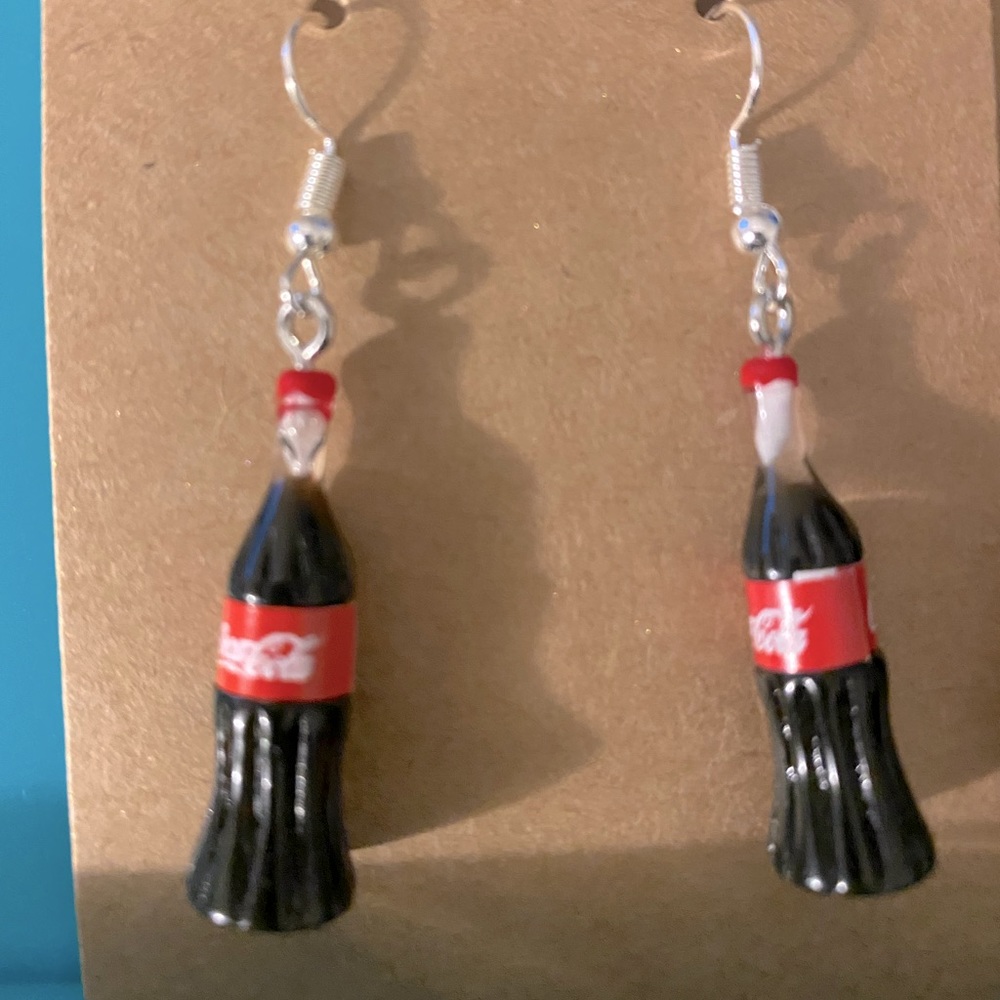 Old fashion coke bottle shaped silver tone earrings
